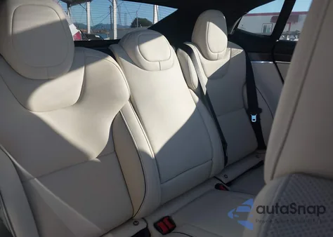 2023 Tesla Model S Plaid Tri Motor All-Wheel Drive z USA, uszkodzony, nr VIN 5YJSA1E60PF516394